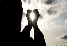 爱游戏APP-利物浦战鼓蒙尘！连续折戟背后是战术警报还是黎明前的黑暗？