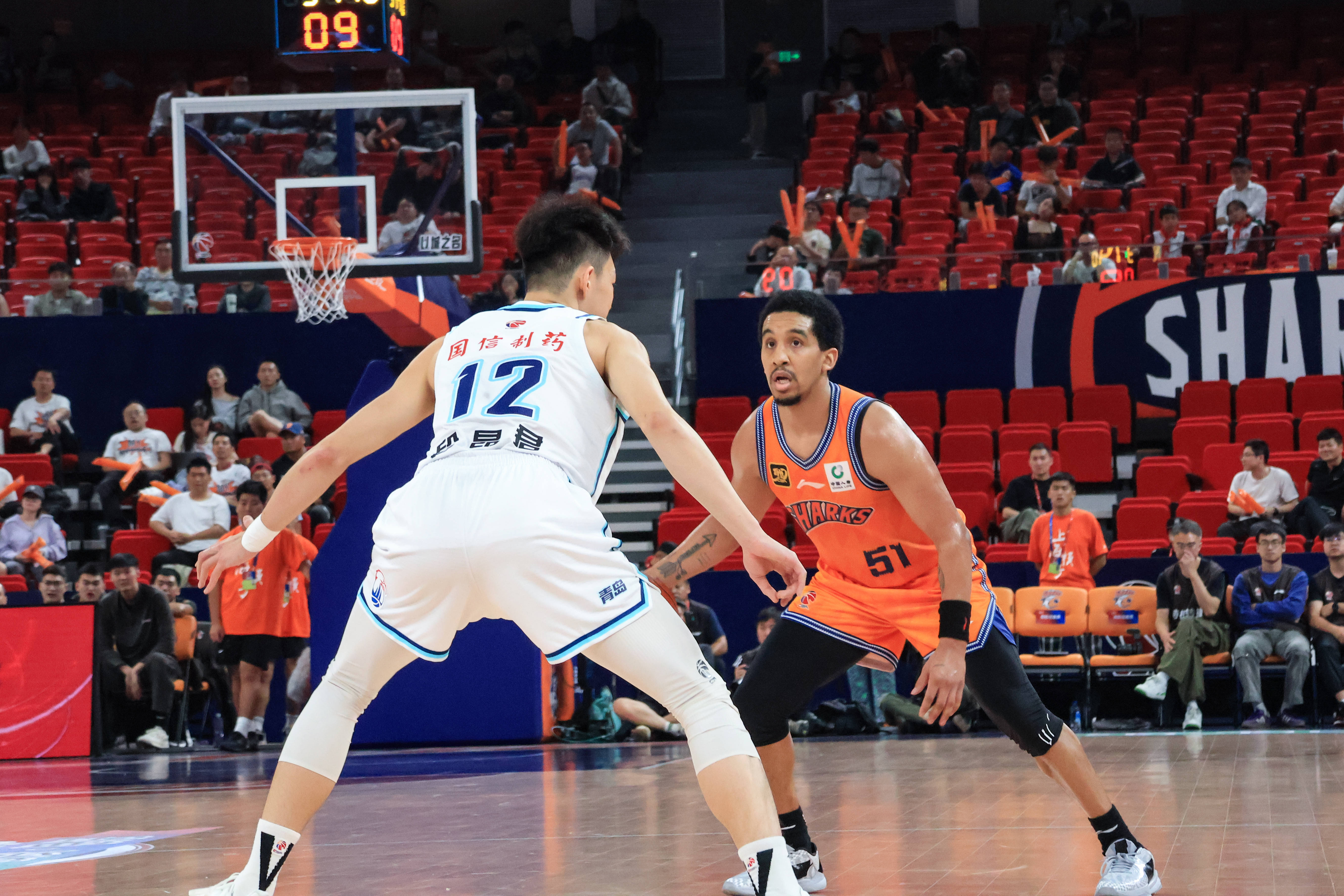 上海男篮客场大胜,实力彰显无疑的简单介绍 上海男篮客场大胜,实力彰显无疑的简单介绍