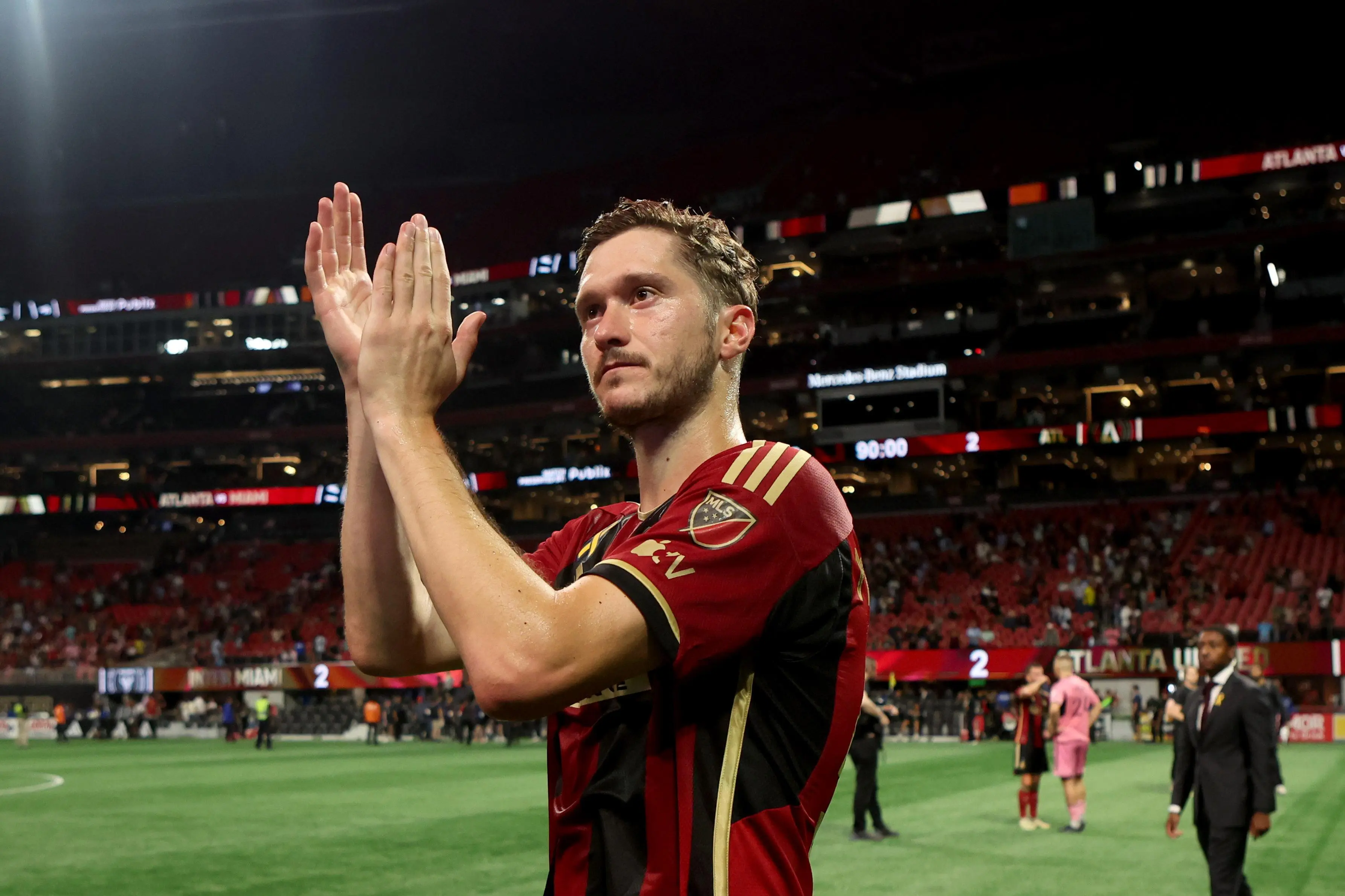 爱游戏APP-阿森纳航路至海牙-获欧联杯胜利