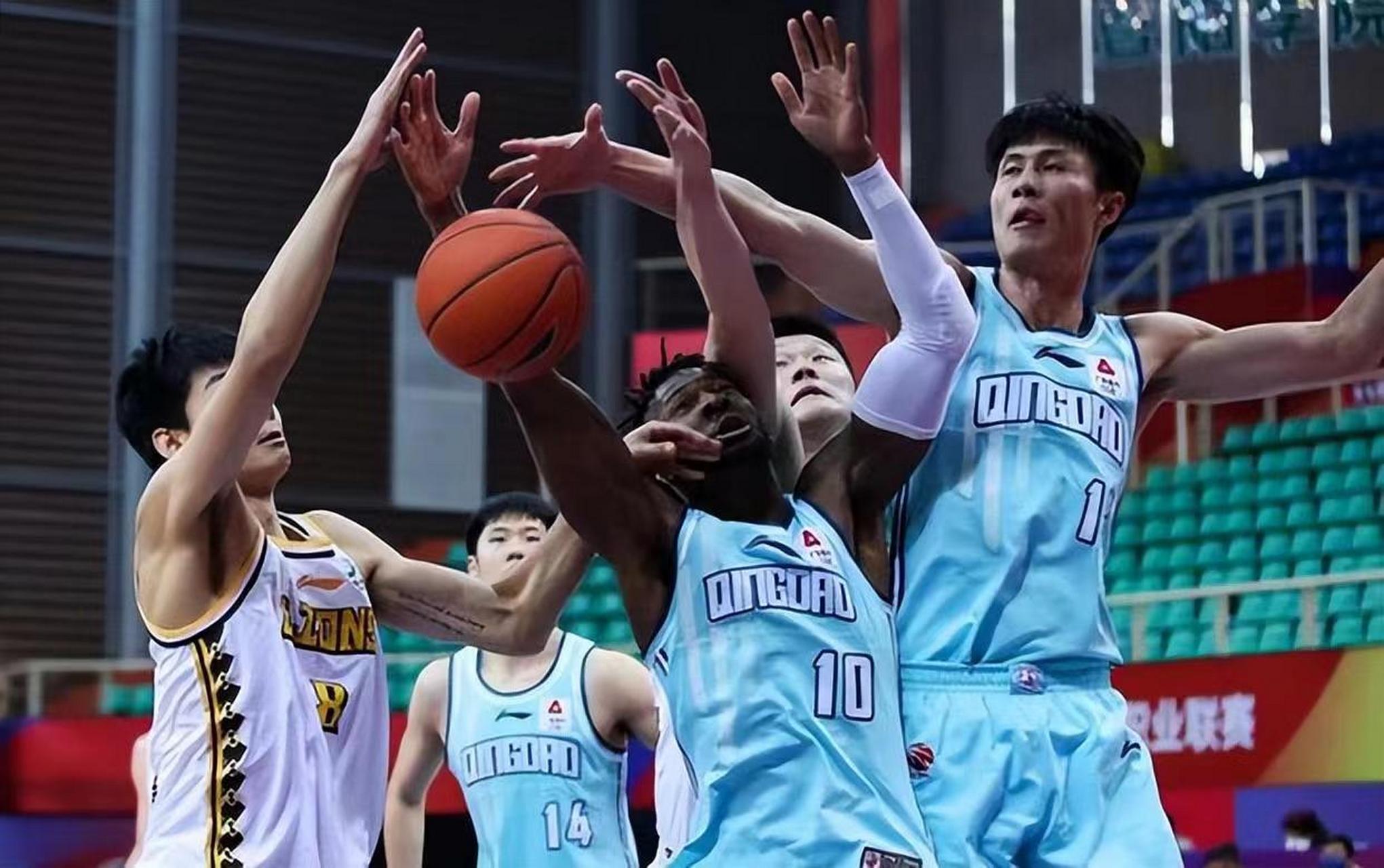 爱游戏官网-外援表现出色，帮助球队取得胜利