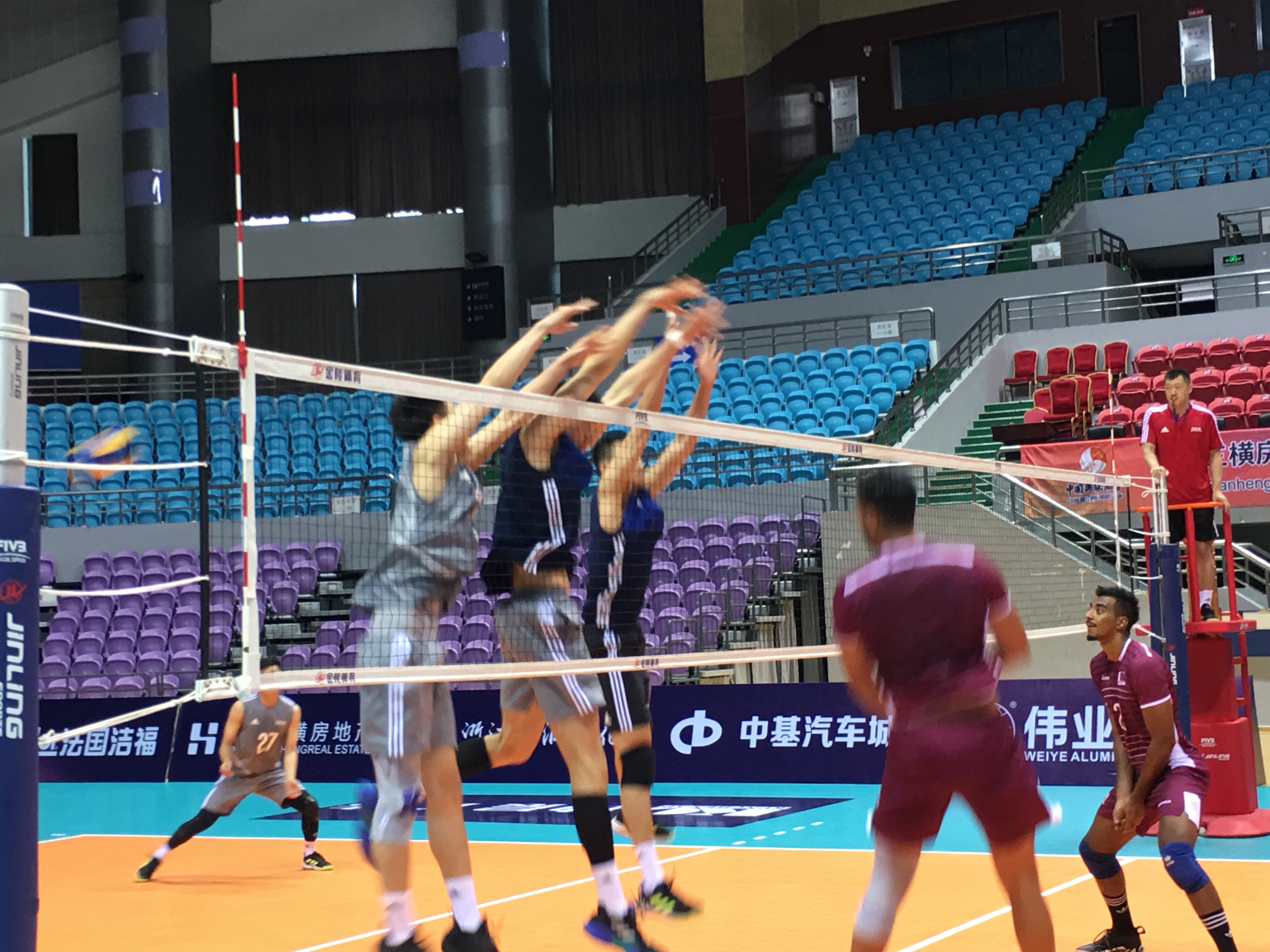 爱游戏tv-紧张备战，各队为决赛做最后准备