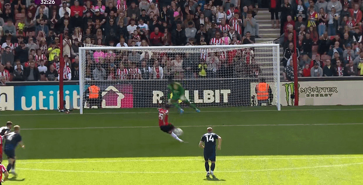 爱游戏在线-曼联失分止步，客场-战平南安普顿