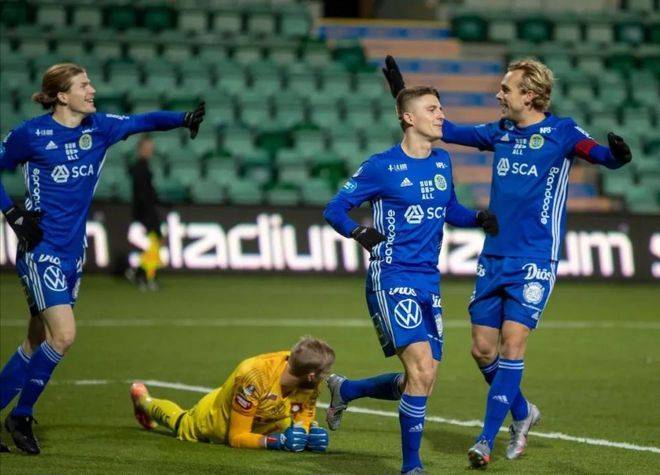 爱游戏娱乐-比利亚雷亚尔中场发挥出色，轻松取胜