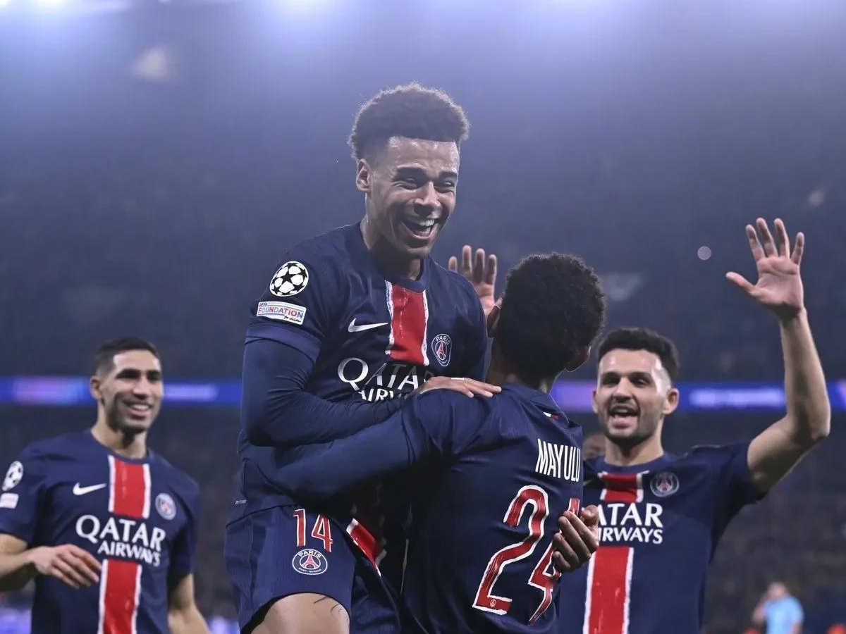 爱游戏官网-包含巴黎圣日耳曼表现出色，全面击败对手的词条