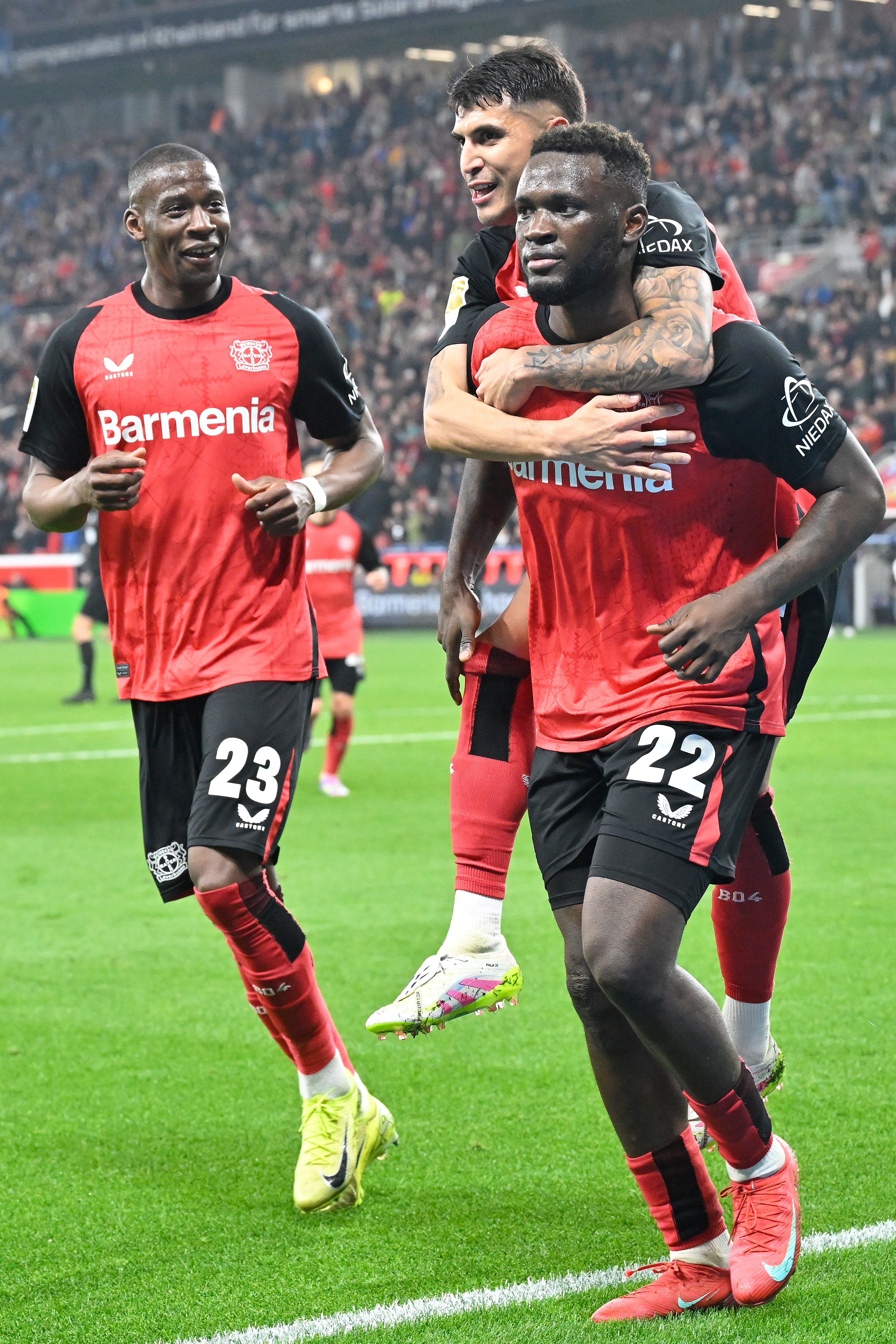 波鸿挥洒汗水奋力争胜闯荡德甲 波鸿挥洒汗水奋力争胜闯荡德甲