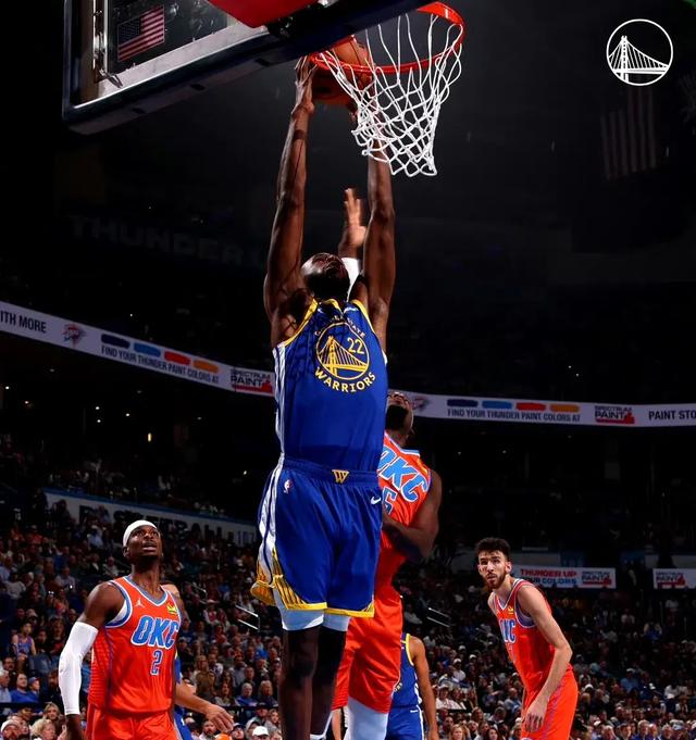 爱游戏在线-勇士客场击败雷霆，库里独得分