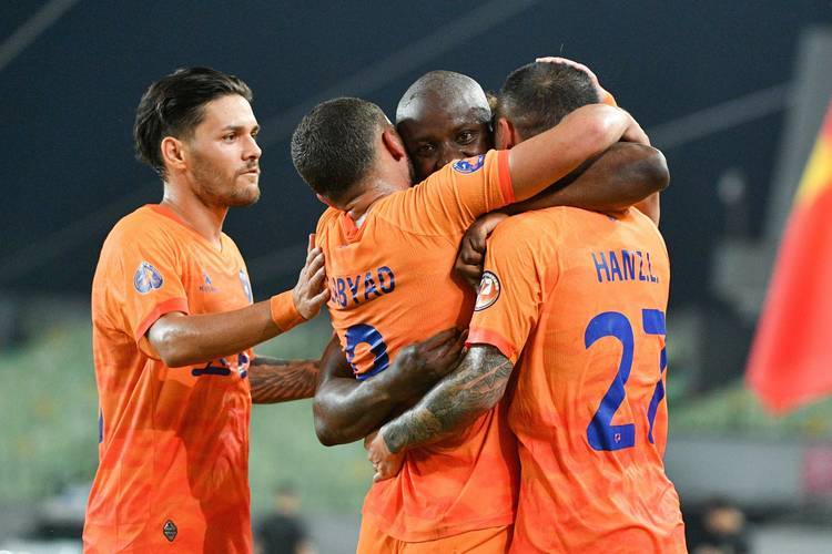 爱游戏娱乐-中超联赛即将迎来激烈的对决