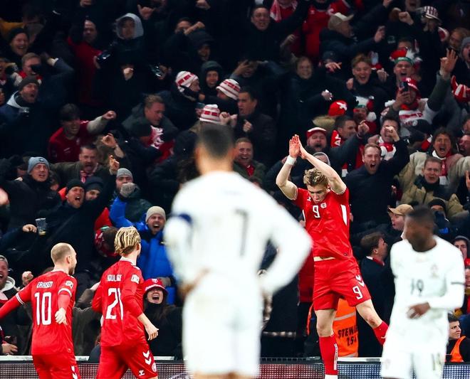 外线射手绝杀球队对手,为球队贡献关键胜利 外线射手绝杀球队对手,为球队贡献关键胜利