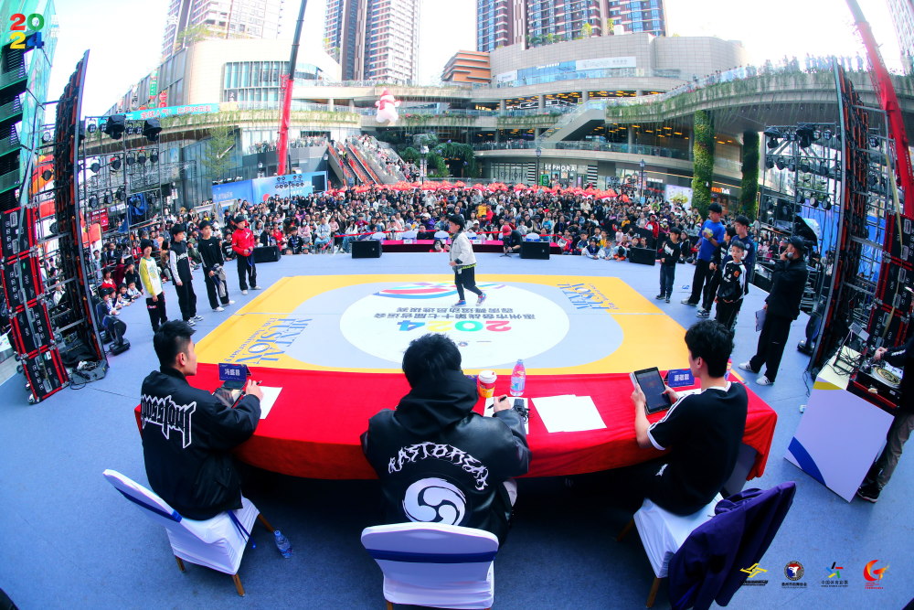 爱游戏在线-开幕式圆满落幕，各国选手备战