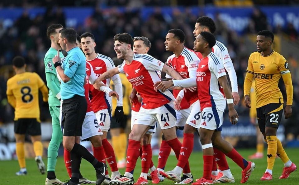 关于阿森纳惊险战胜南安普顿，扳平保级形势的信息