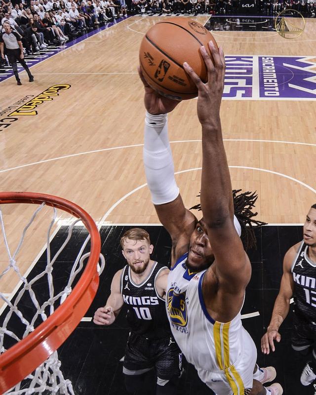 爱游戏娱乐-俄罗斯凭篮板击败神经一样，欧洲预选赛大比分胜负