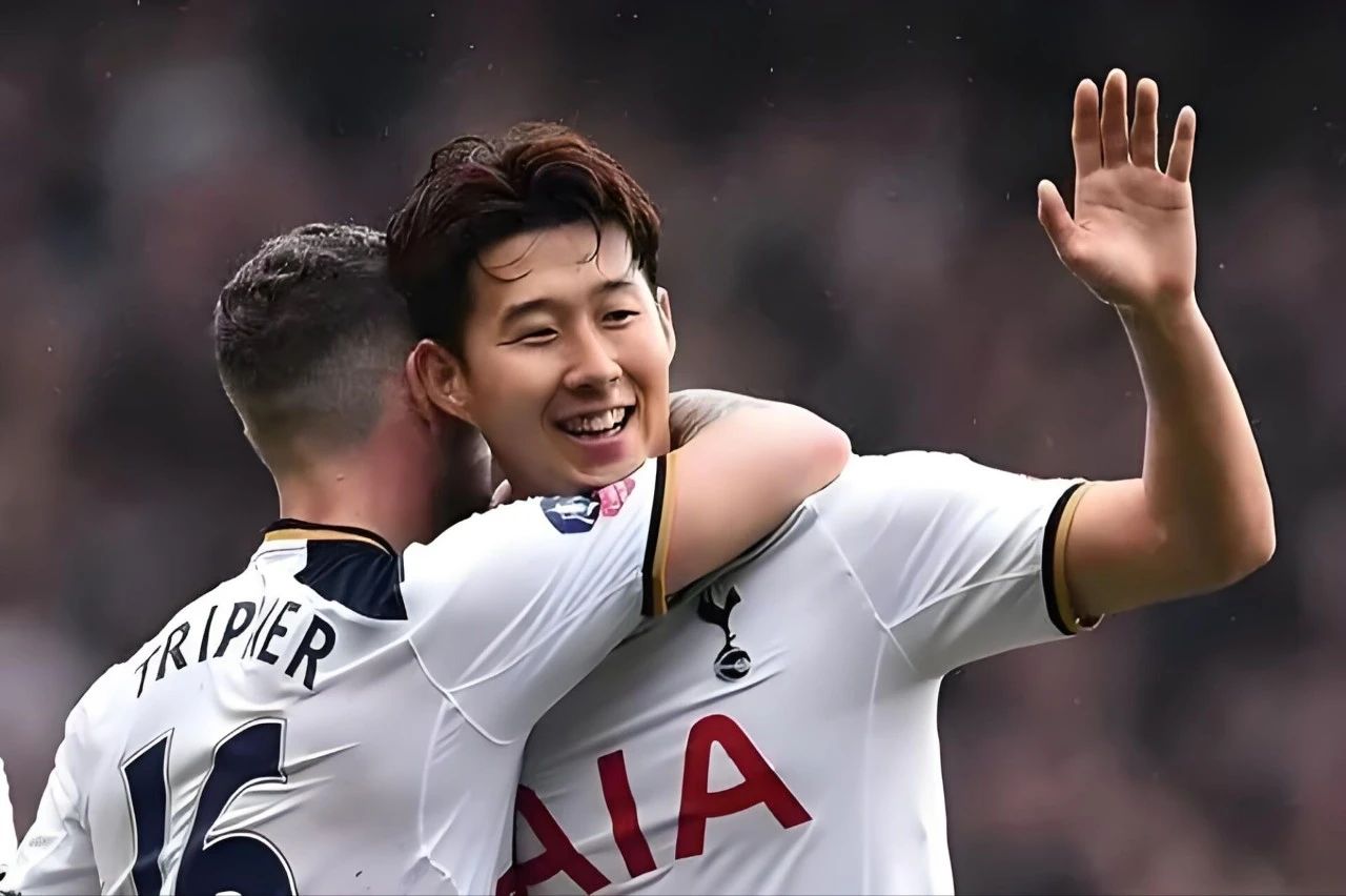 爱游戏官方-热刺主帅战术妙用，带队逆转胜利