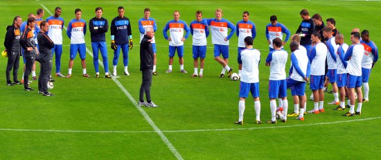 爱游戏下载-包含骑士队主帅发表重要声明，球员们备战下一场比赛的词条