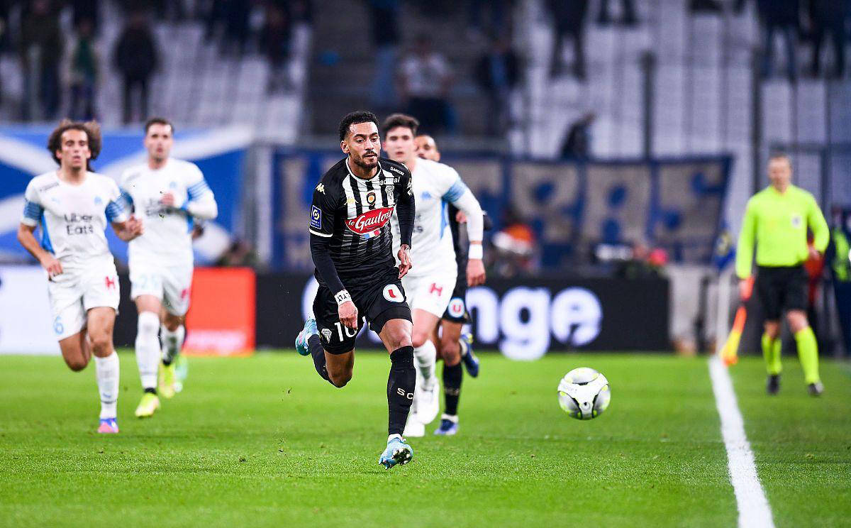 马赛球队备战周末比赛,信心十足 马赛球队备战周末比赛,信心十足