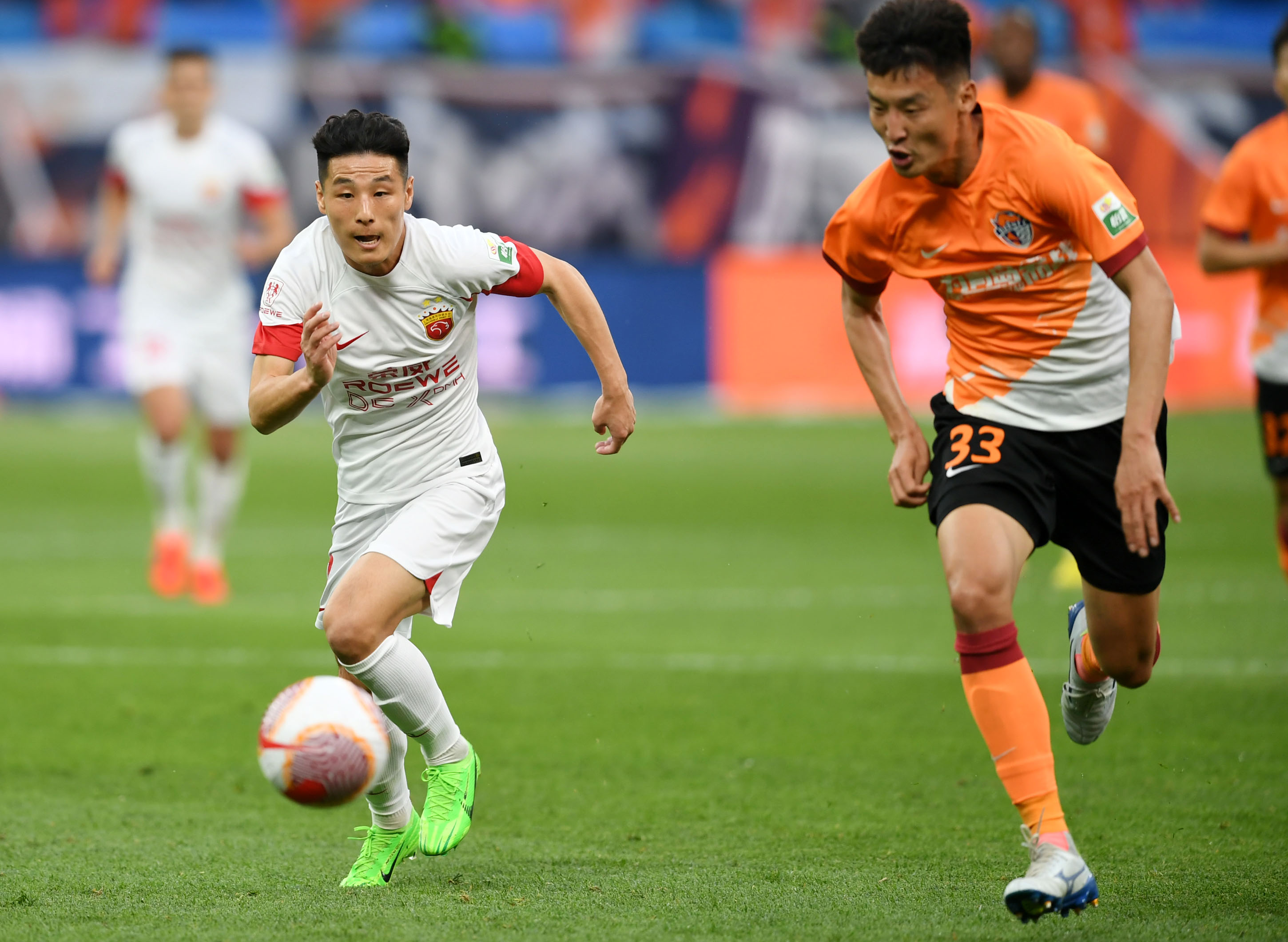 爱游戏APP-上海海港客场表现出色，稳定向前迈进的简单介绍