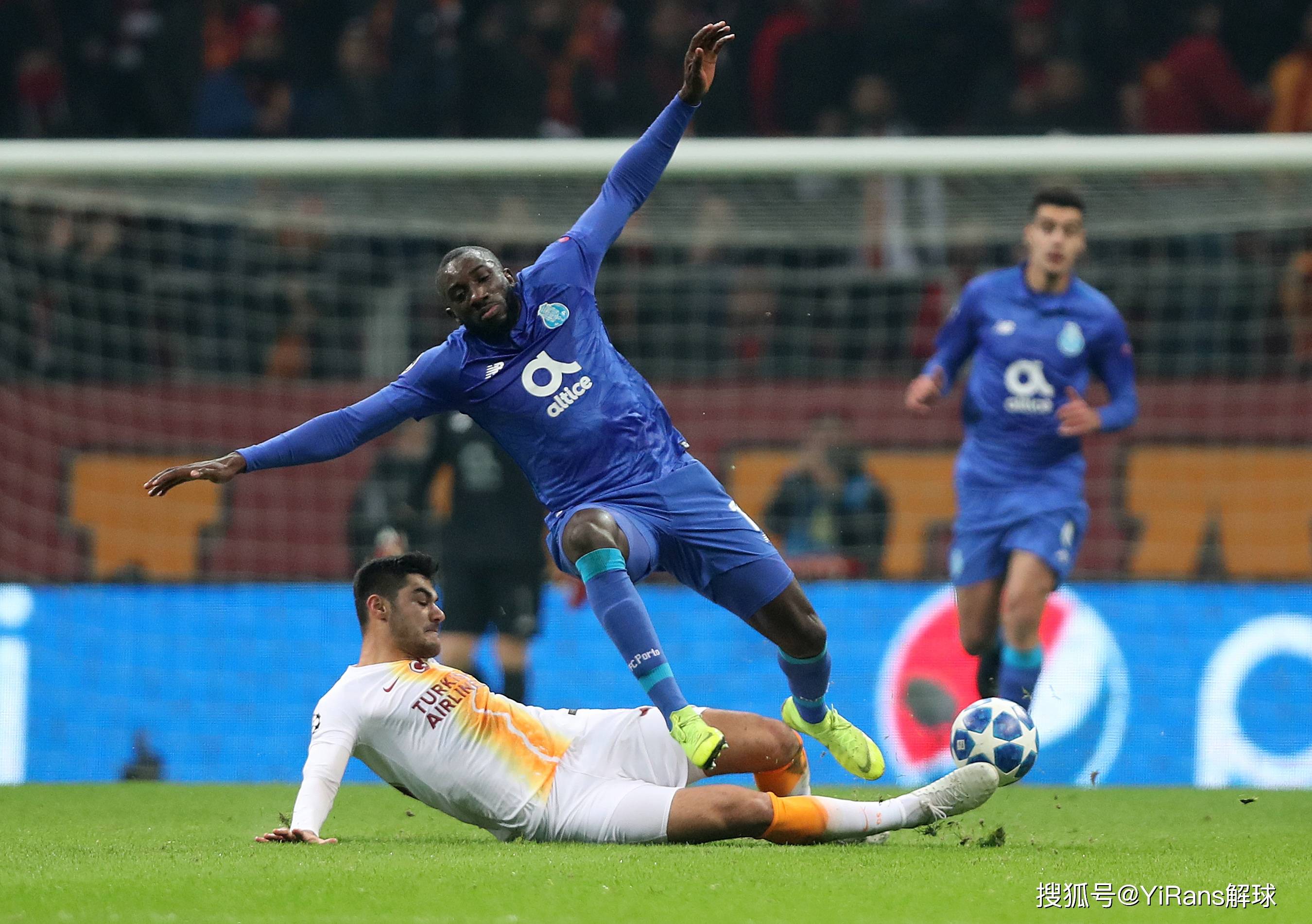 利物浦客场战平波尔图,小组领跑 利物浦客场战平波尔图,小组领跑