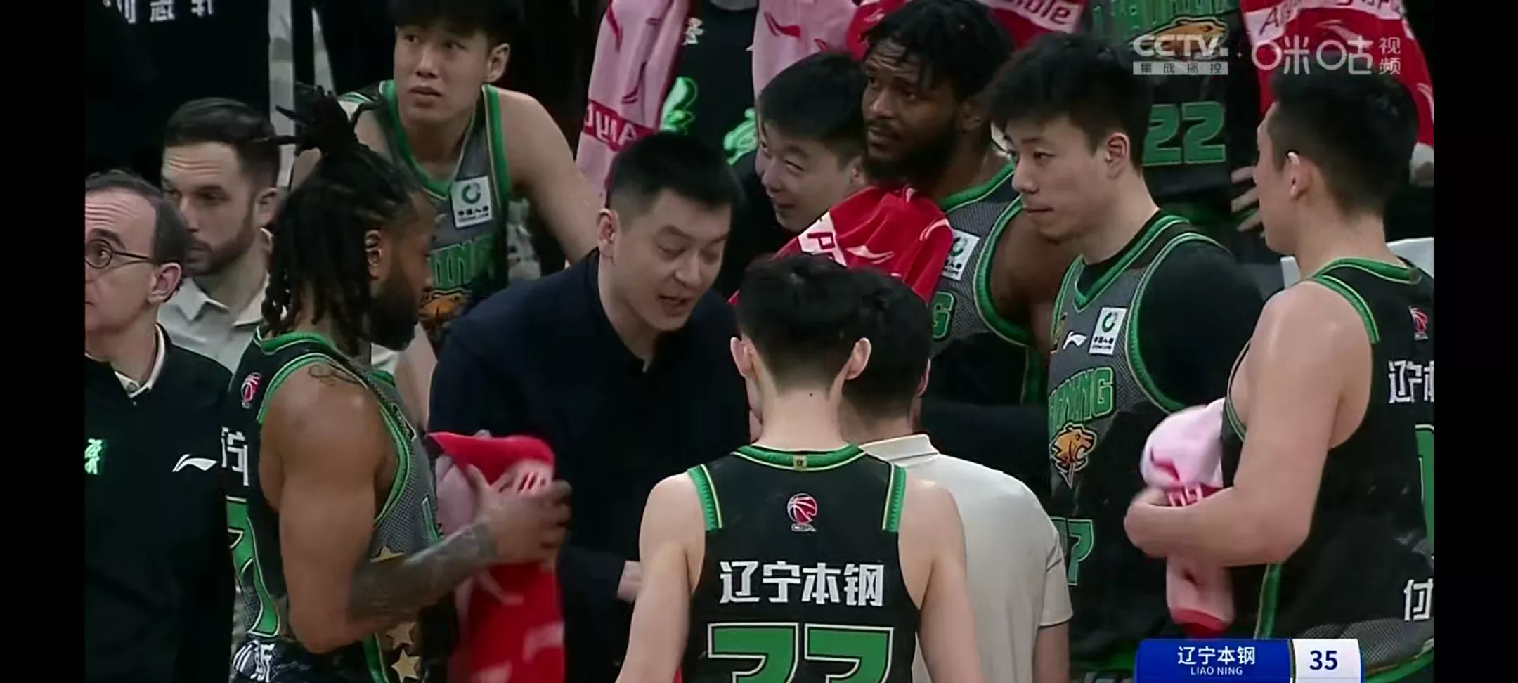 吉林男篮力挫对手,一路高歌猛进 吉林男篮力挫对手,一路高歌猛进