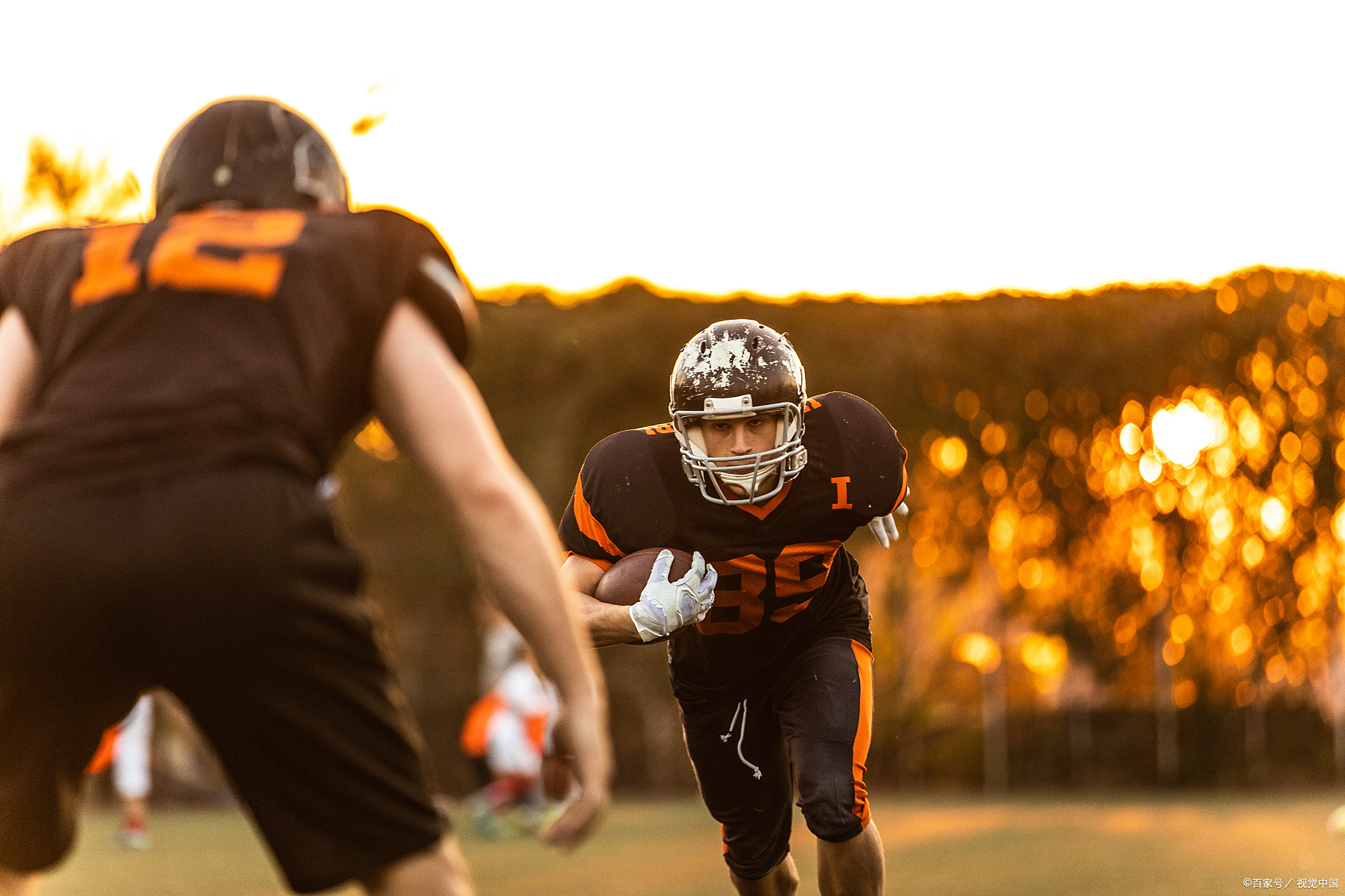 裘尔苏达表现出色,帮助球队赢得胜利 裘尔苏达表现出色,帮助球队赢得胜利