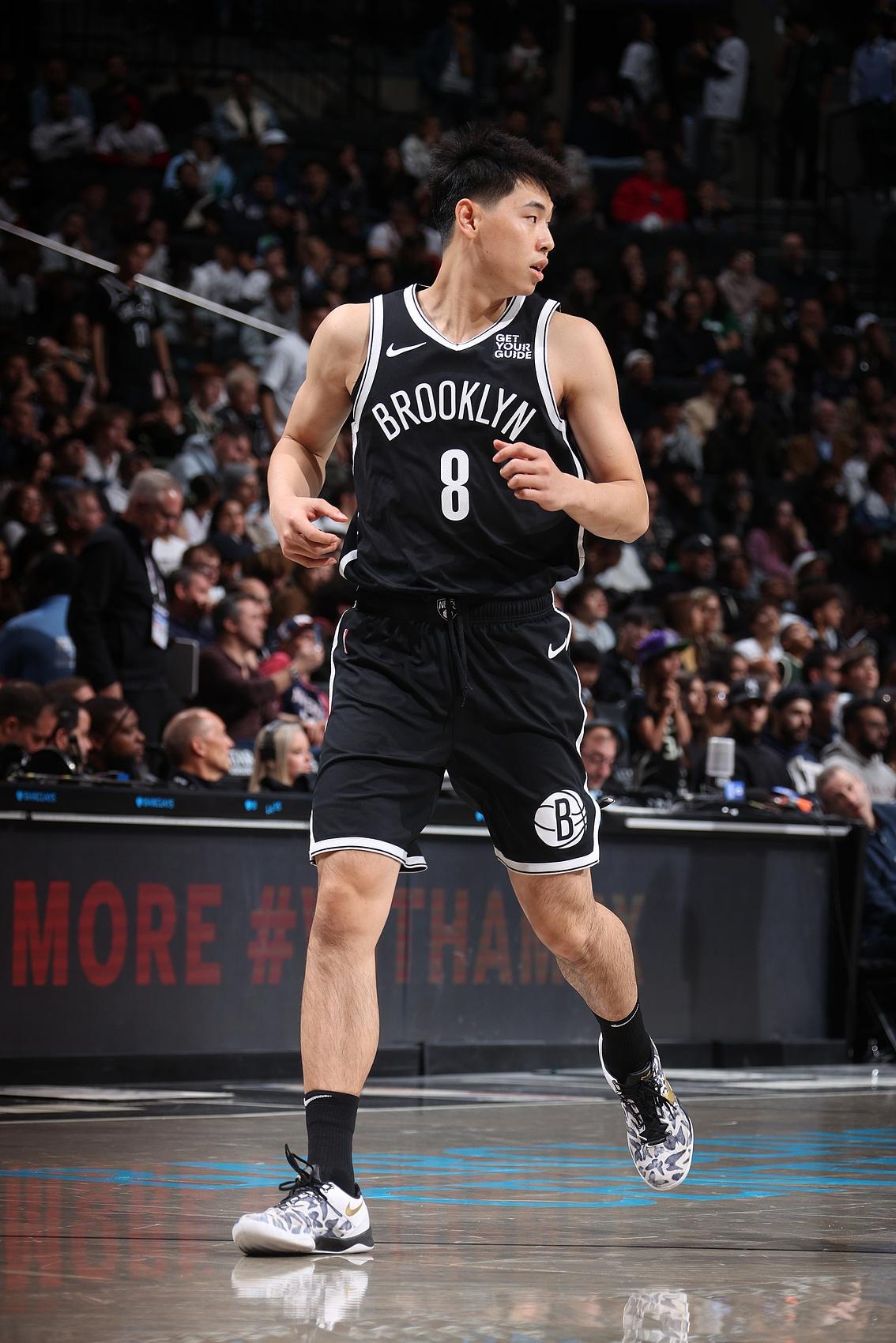 篮球新秀突破纪录,高效得分成为焦点 篮球新秀突破纪录,高效得分成为焦点