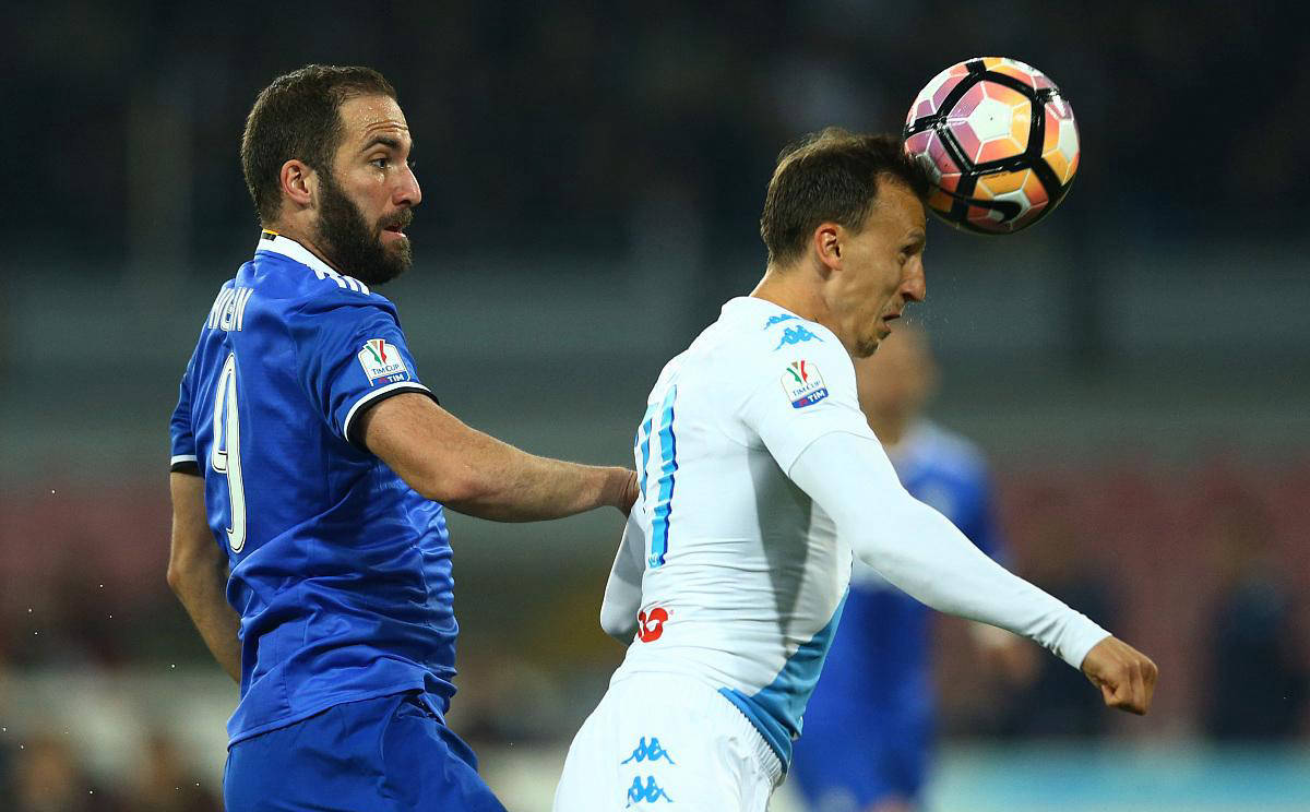 那不勒斯主场喜迎胜利,保持不败纪录 那不勒斯主场喜迎胜利,保持不败纪录