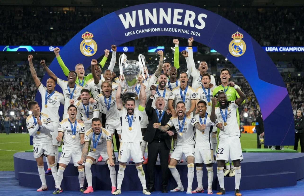 阿贾克斯大胜皇马,创造欧冠历史 阿贾克斯大胜皇马,创造欧冠历史