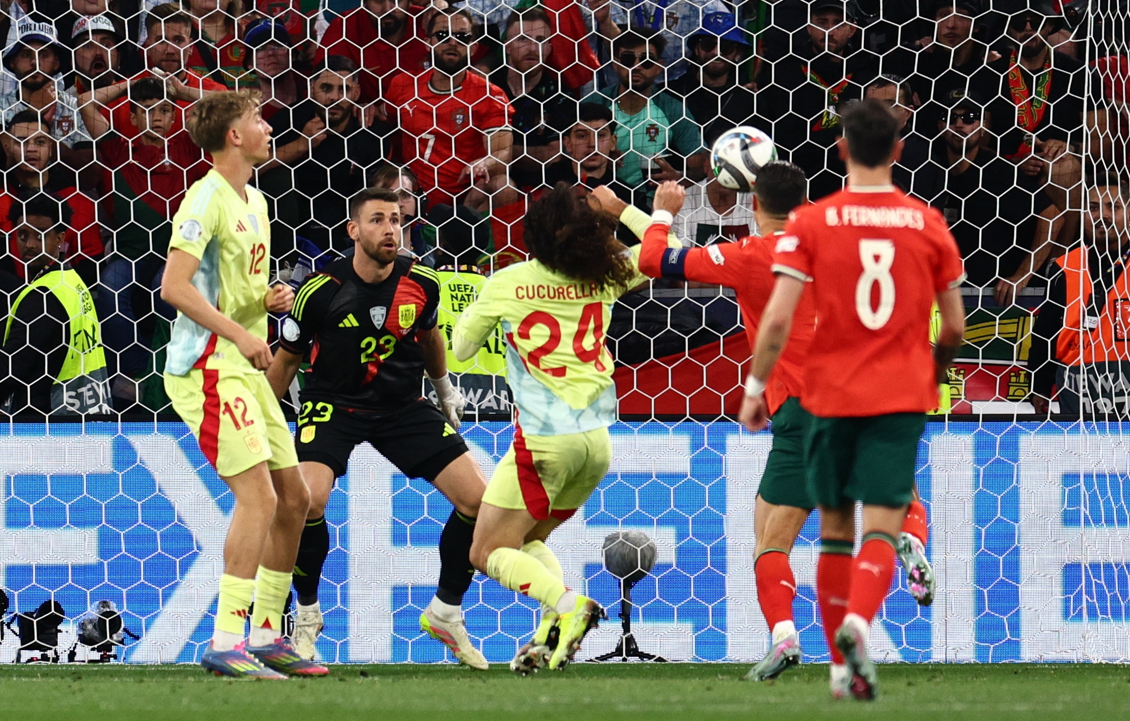 包含葡萄牙连胜两场,欧预赛战绩斐然的词条 包含葡萄牙连胜两场,欧预赛战绩斐然的词条