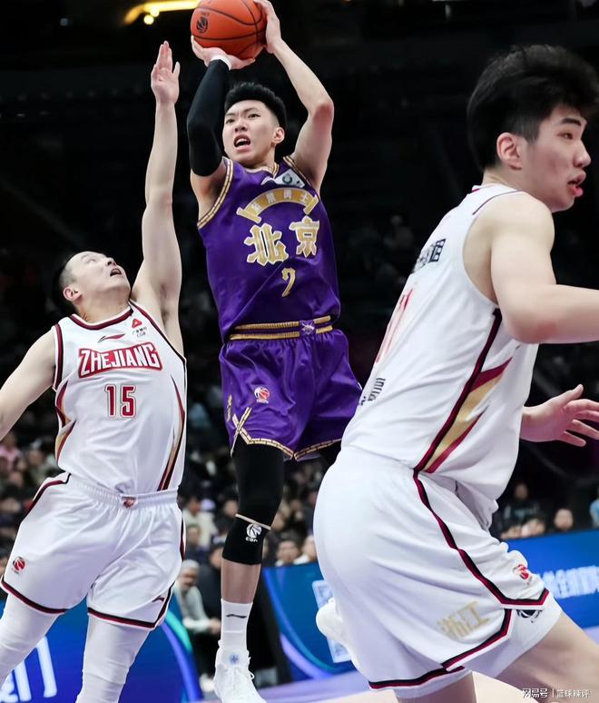 CBA季后赛中球员状态火爆,成为焦点 CBA季后赛中球员状态火爆,成为焦点