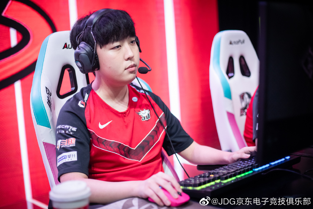 爱游戏官方入口-BRO力克IG，Kanavi极限生还后反打强强对话入围赛，引爆全场热议的简单介绍