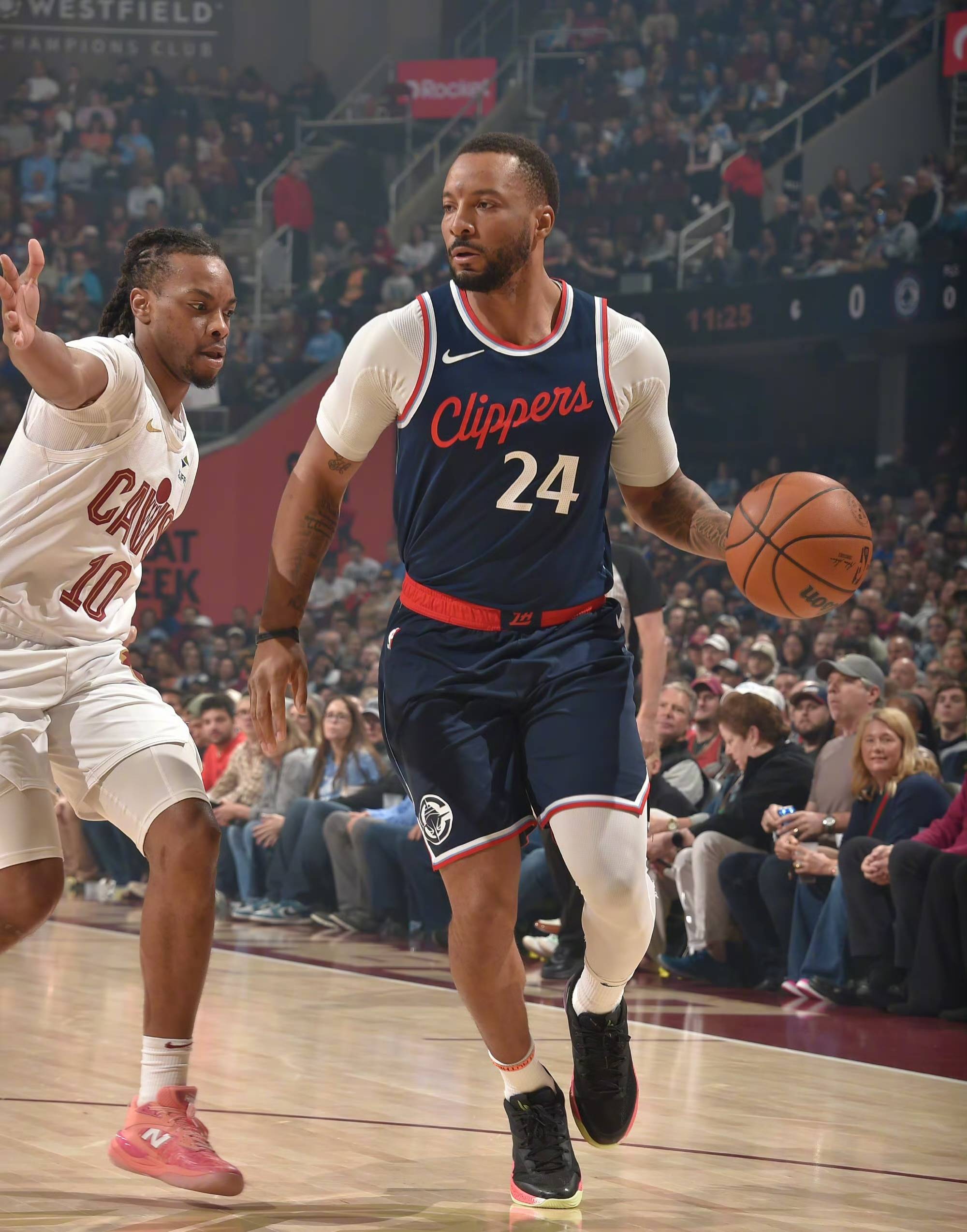 快船队士气高涨备战新赛季 快船队士气高涨备战新赛季