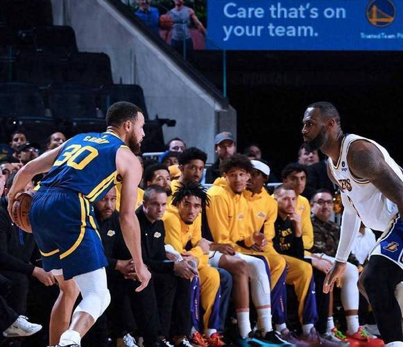 湖人再度战胜勇士,詹姆斯发挥稳定 湖人再度战胜勇士,詹姆斯发挥稳定