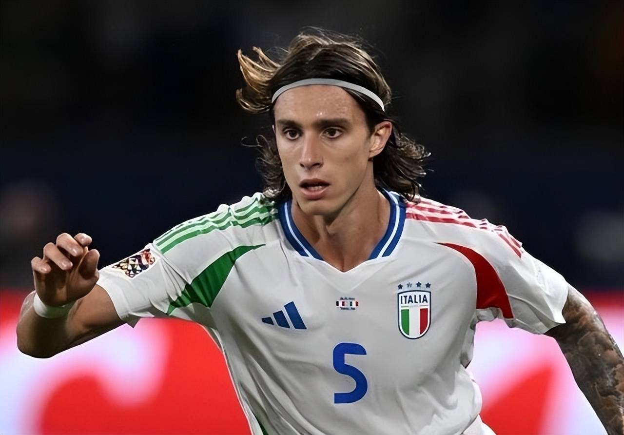 爱游戏在线-意大利国家队备战关键比赛奇里尼主帅精心调整