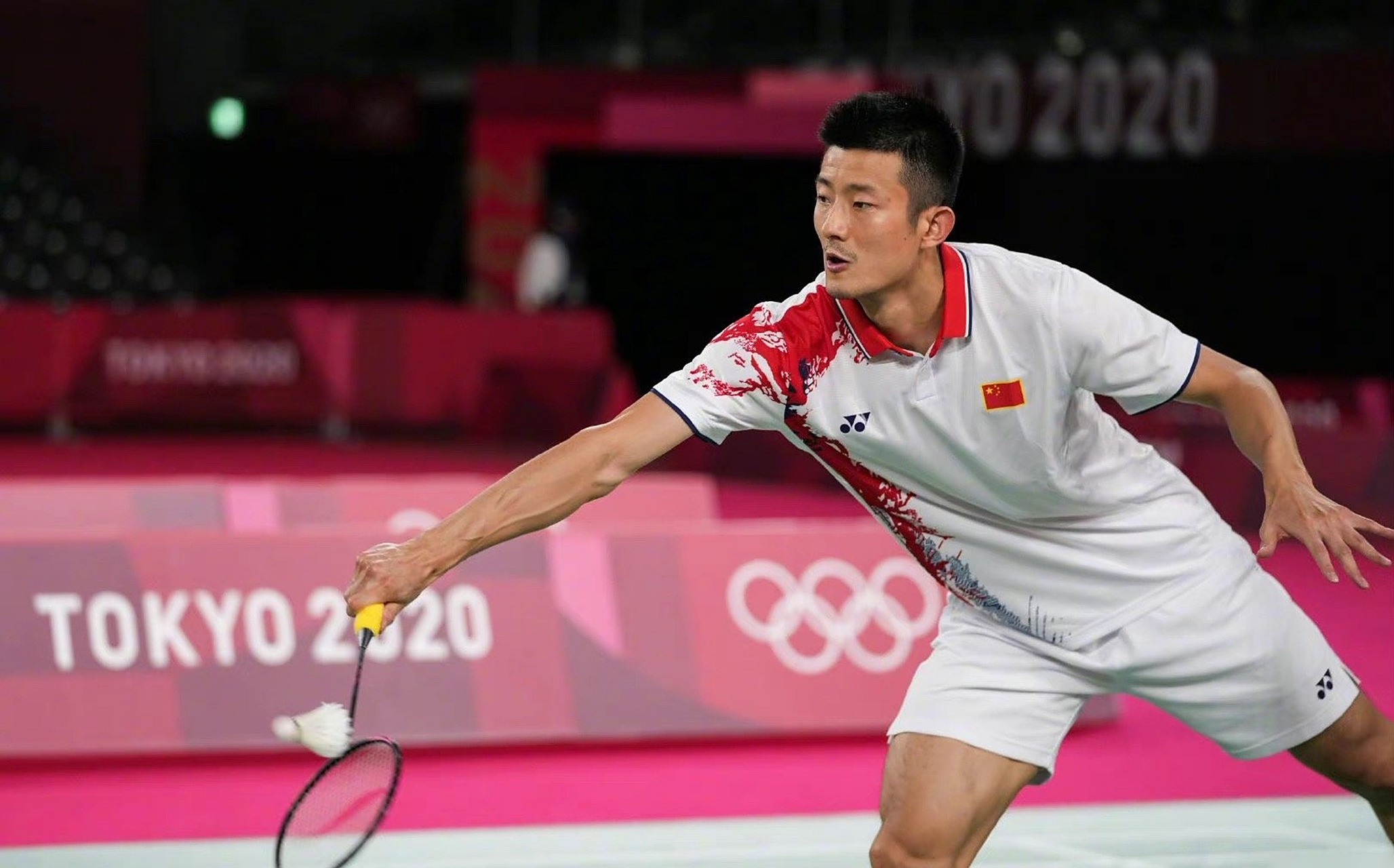 爱游戏官方入口-包含丹麦羽毛球队轻取韩国羽毛球队，谌龙完成帽子戏法的词条