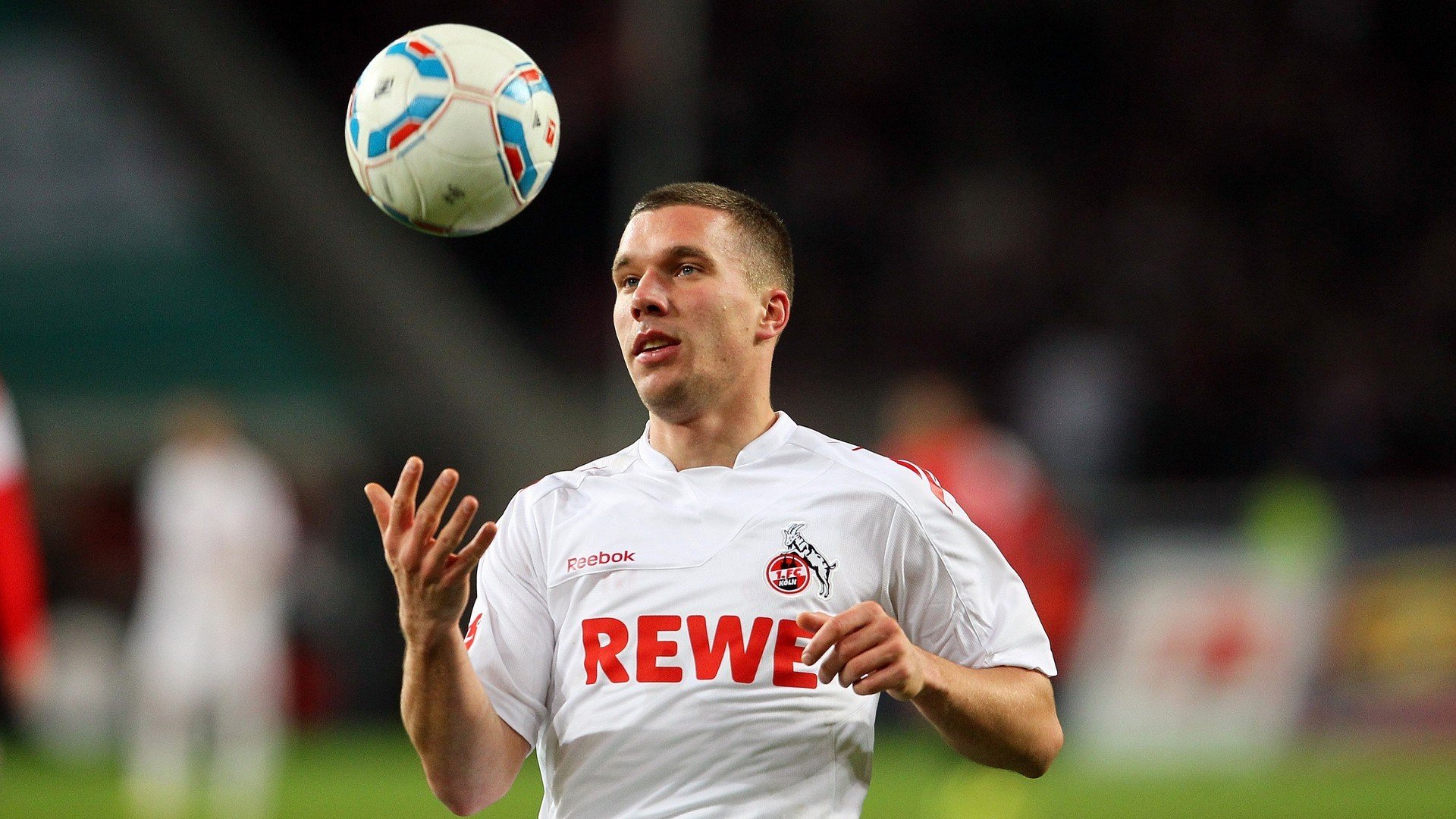 爱游戏-午夜两点，切特刺穿了尼克斯